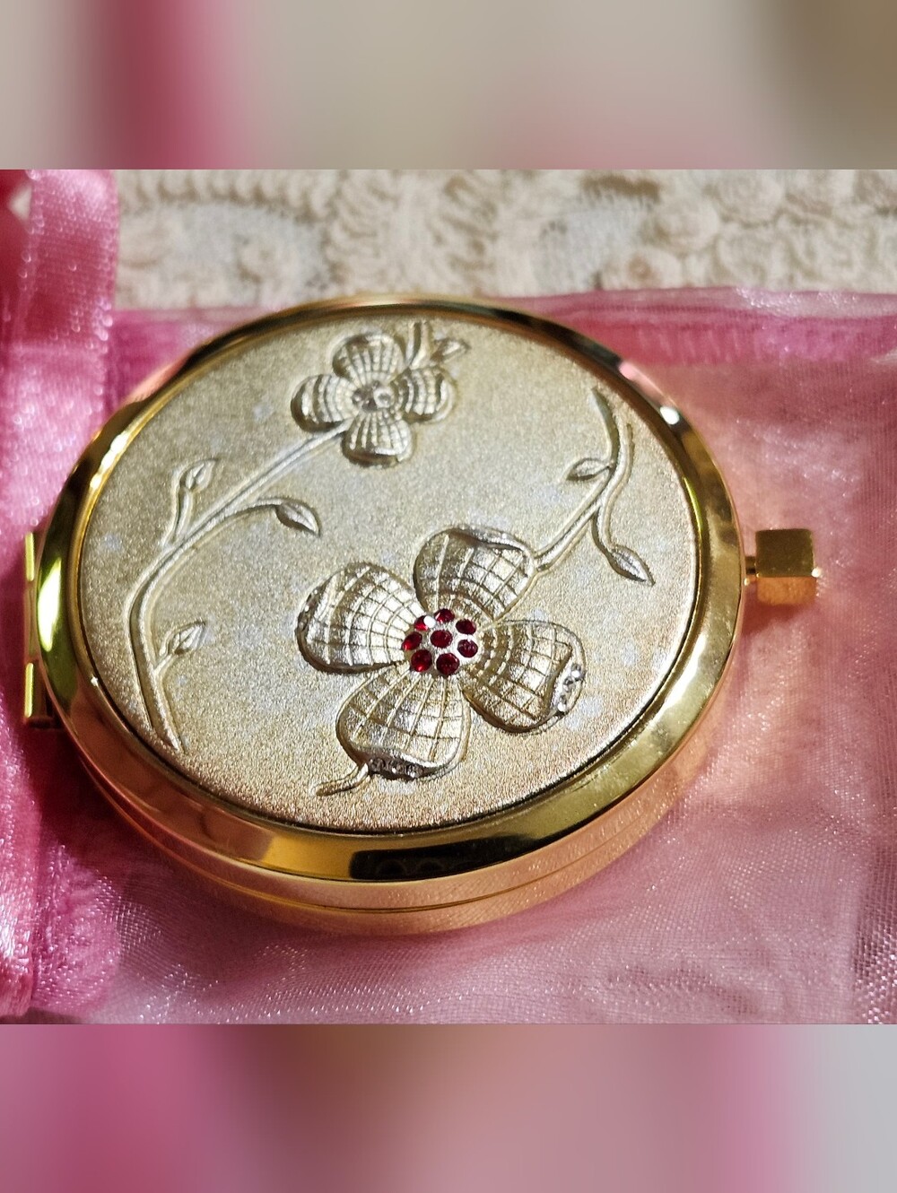 Vintage Tova Beverly Hills Solid Parfum Compact – Gold Tone with Pink Pouch – Li